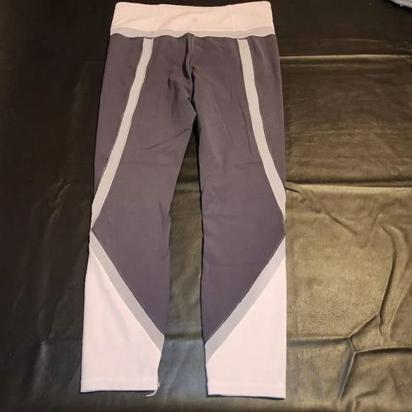 Athleta Womens Elevation Colorblock 7/8 Tight Leggings Spring Night Medium - Picture 2 of 4